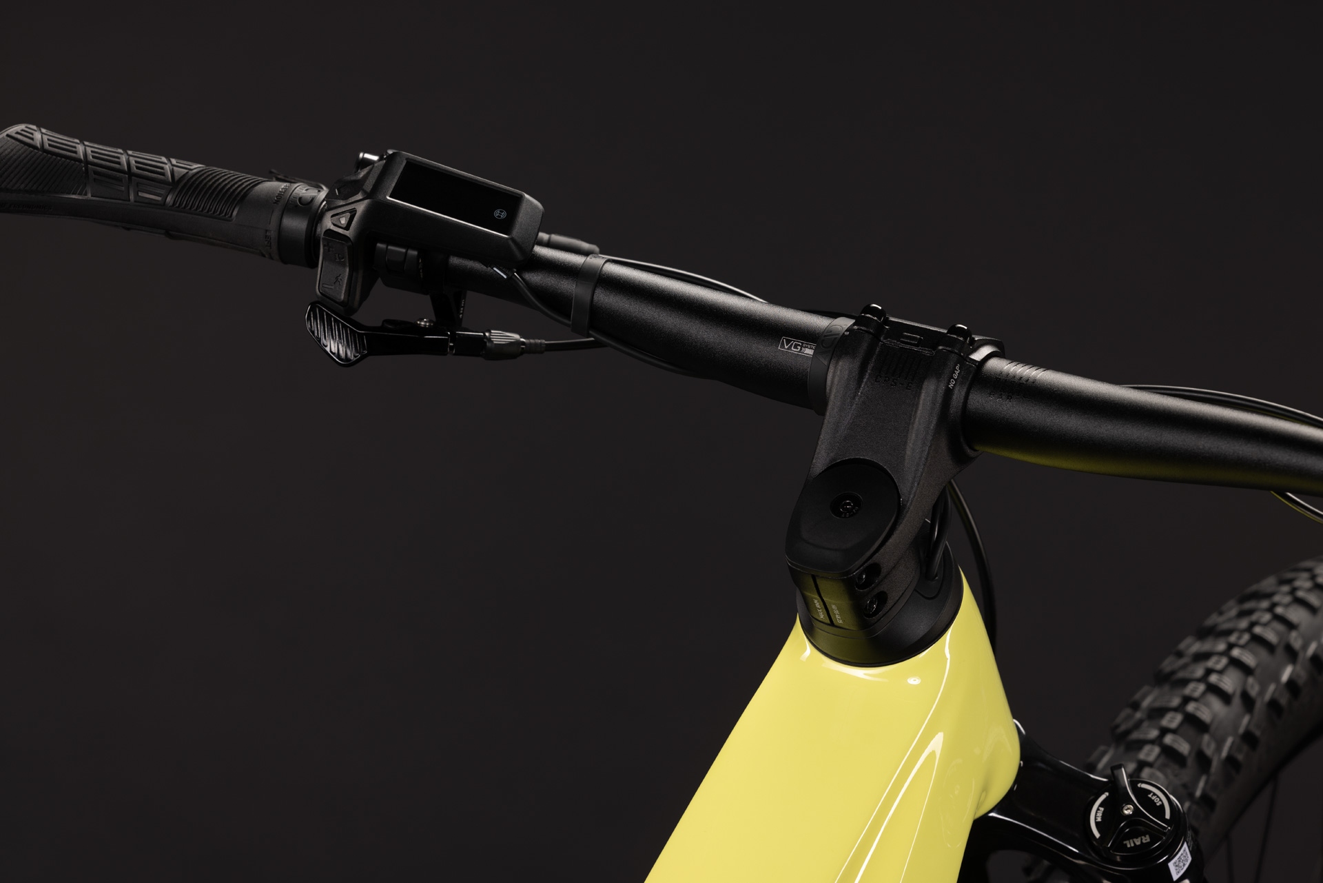 Cube Reaction Hybrid Race 800 / bananasplit´n´black / Trapeze