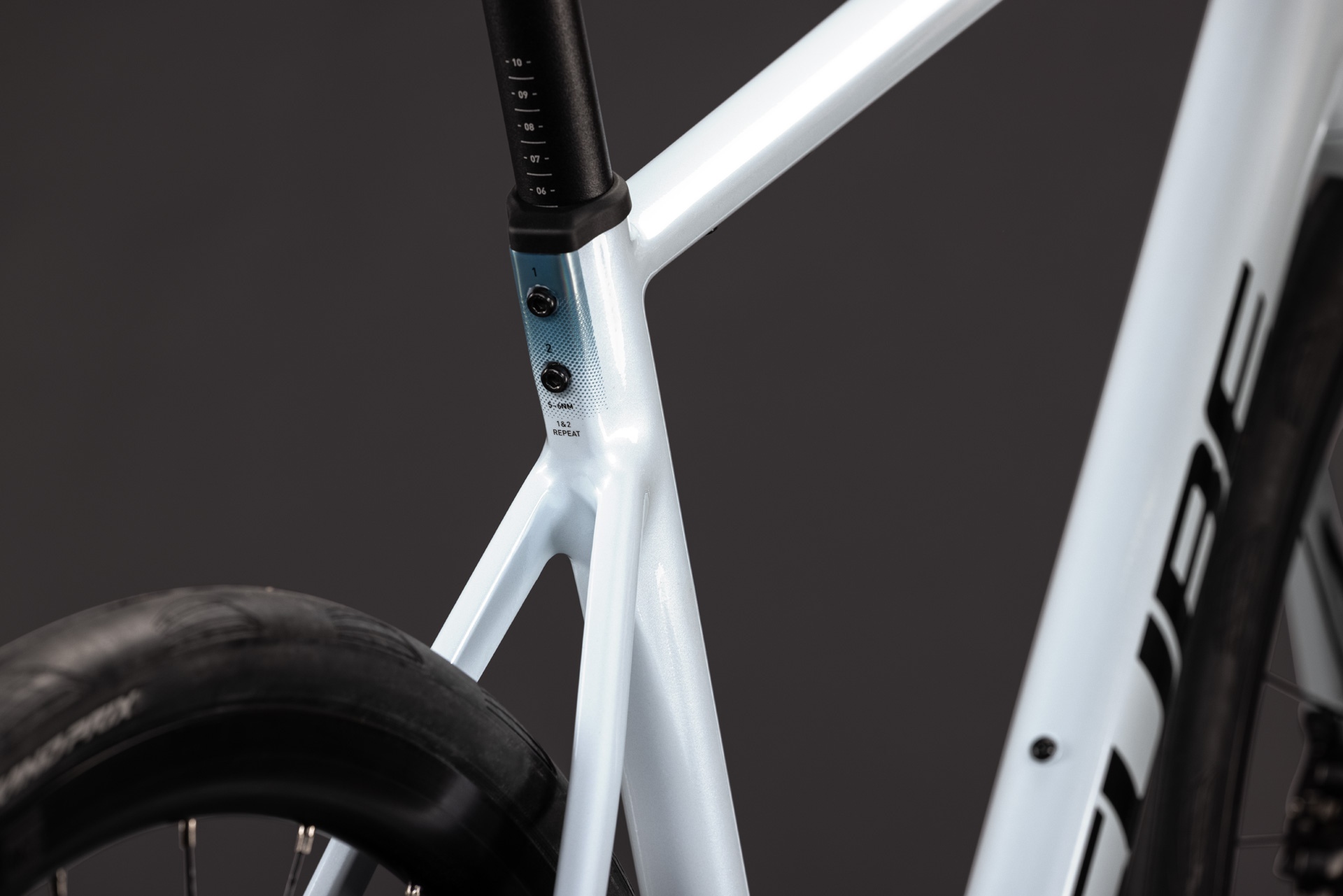 Cube Attain Race / glacier´n´black