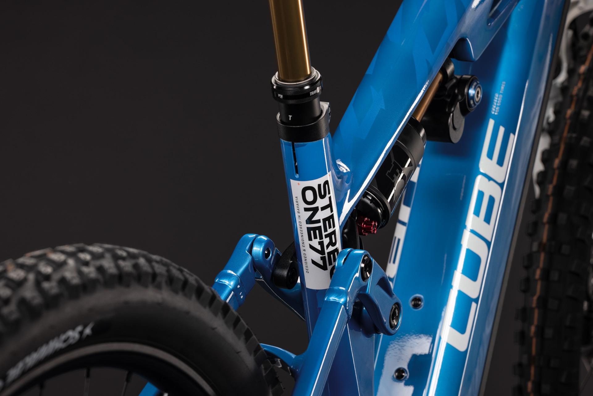 Cube Stereo Hybrid ONE77 HPC AT 800 / actionteam
