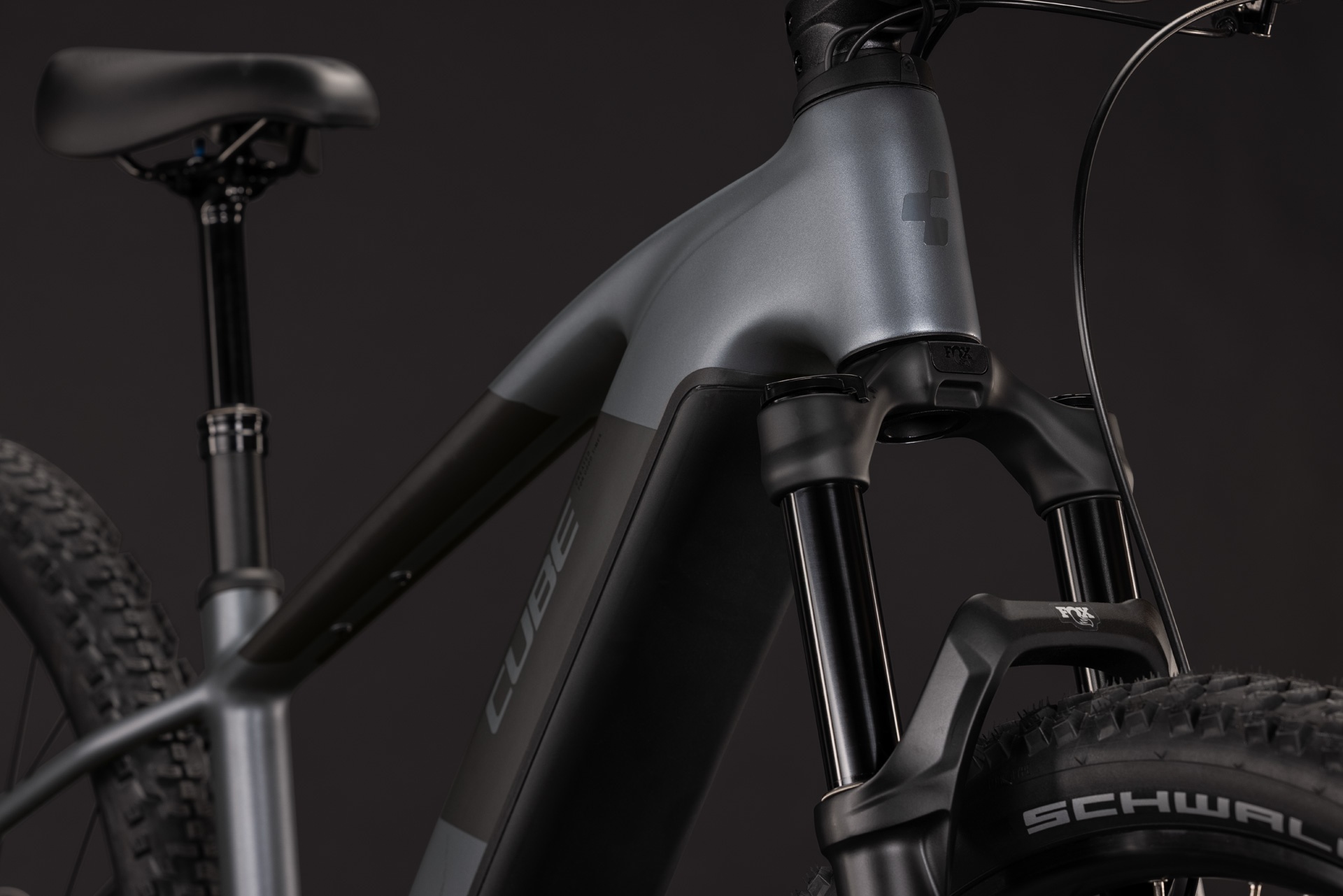 Cube Reaction Hybrid Race 800 / slabgrey´n´chrome