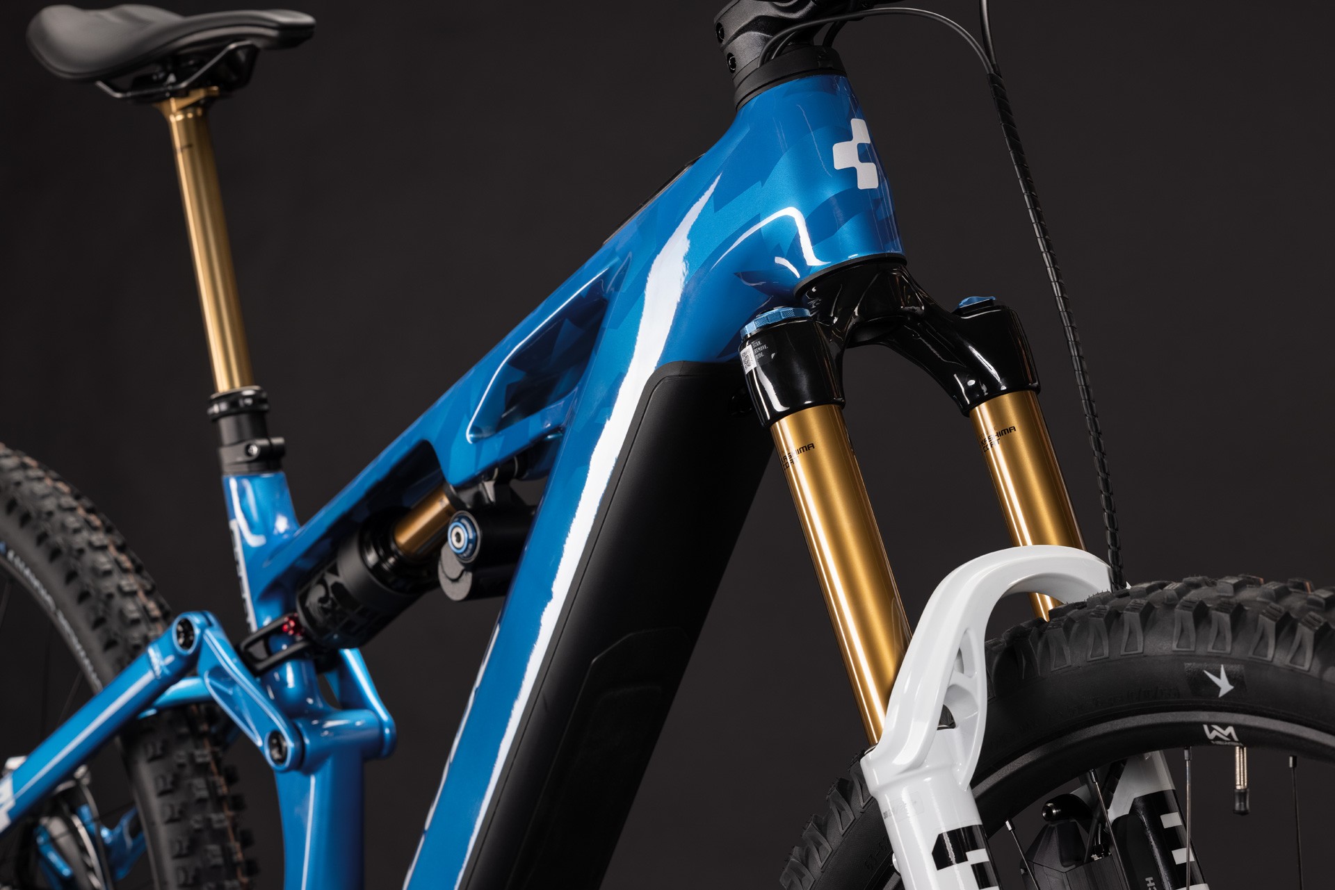 Cube Stereo Hybrid ONE77 HPC AT 800 / actionteam
