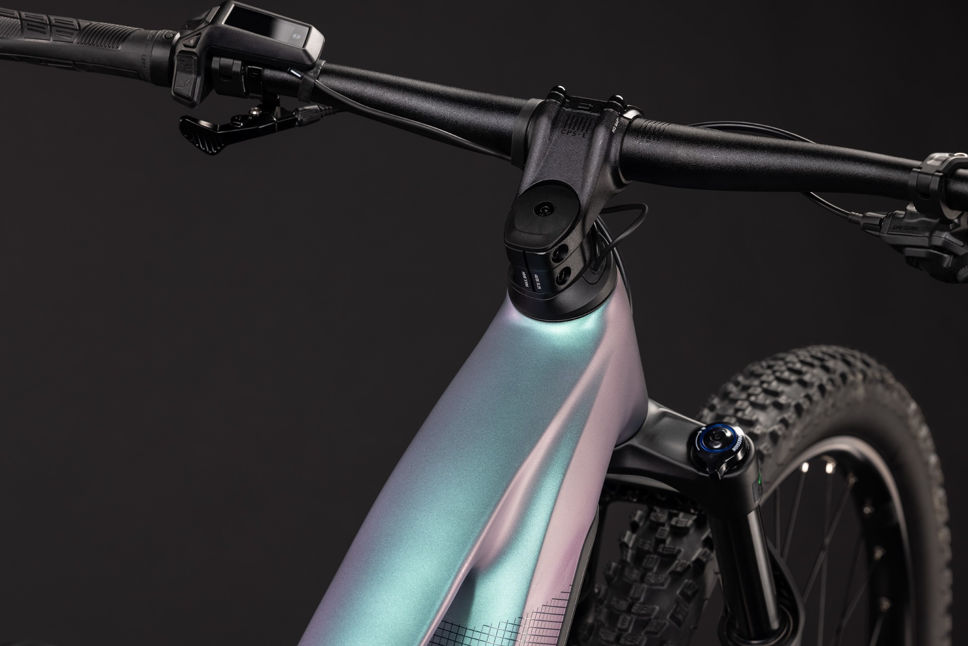 Cube Reaction Hybrid Pro 800 / polarlight´n´black