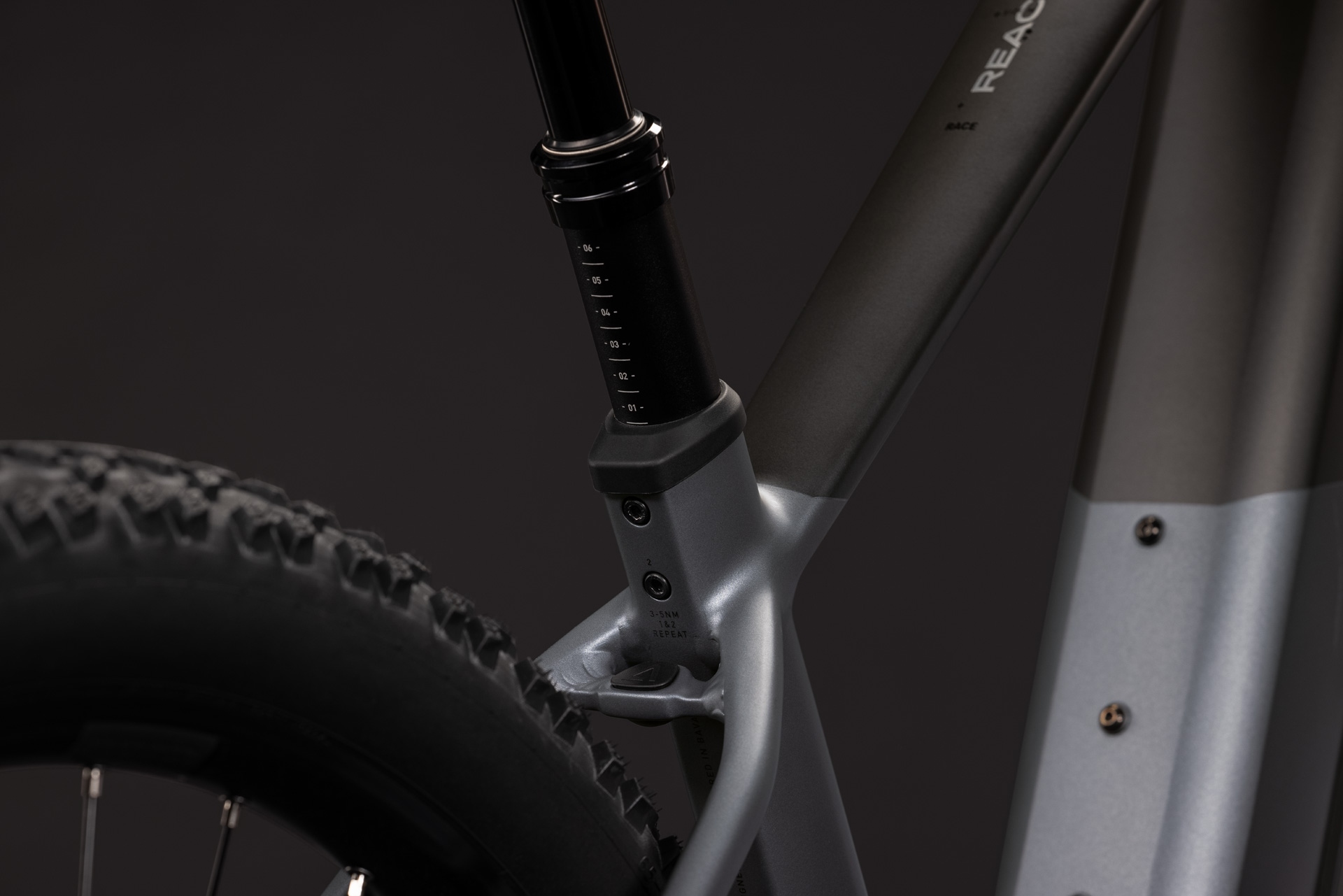 Cube Reaction Hybrid Race 800 / slabgrey´n´chrome