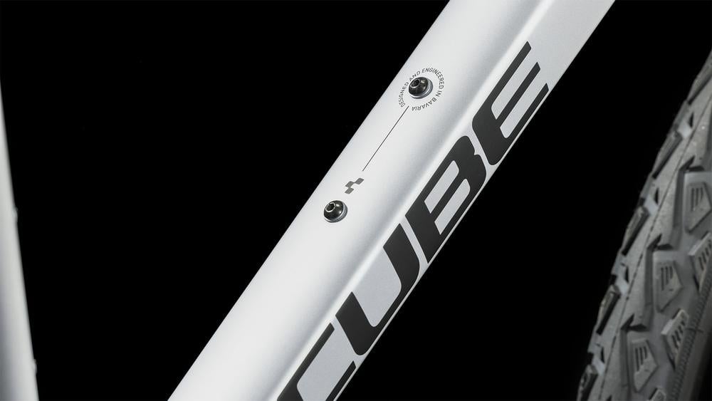 Cube Nature EXC / 58 cm / L / polarsilver´n´black