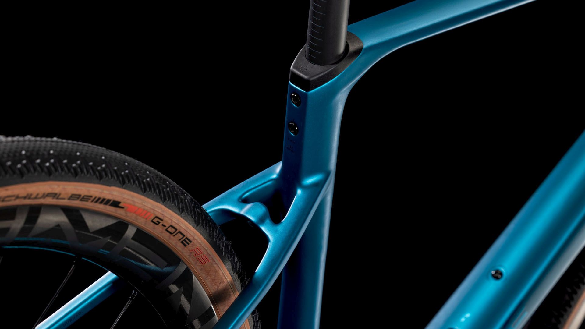 Cube Nuroad C:62 Race / mineralteal´n´blue