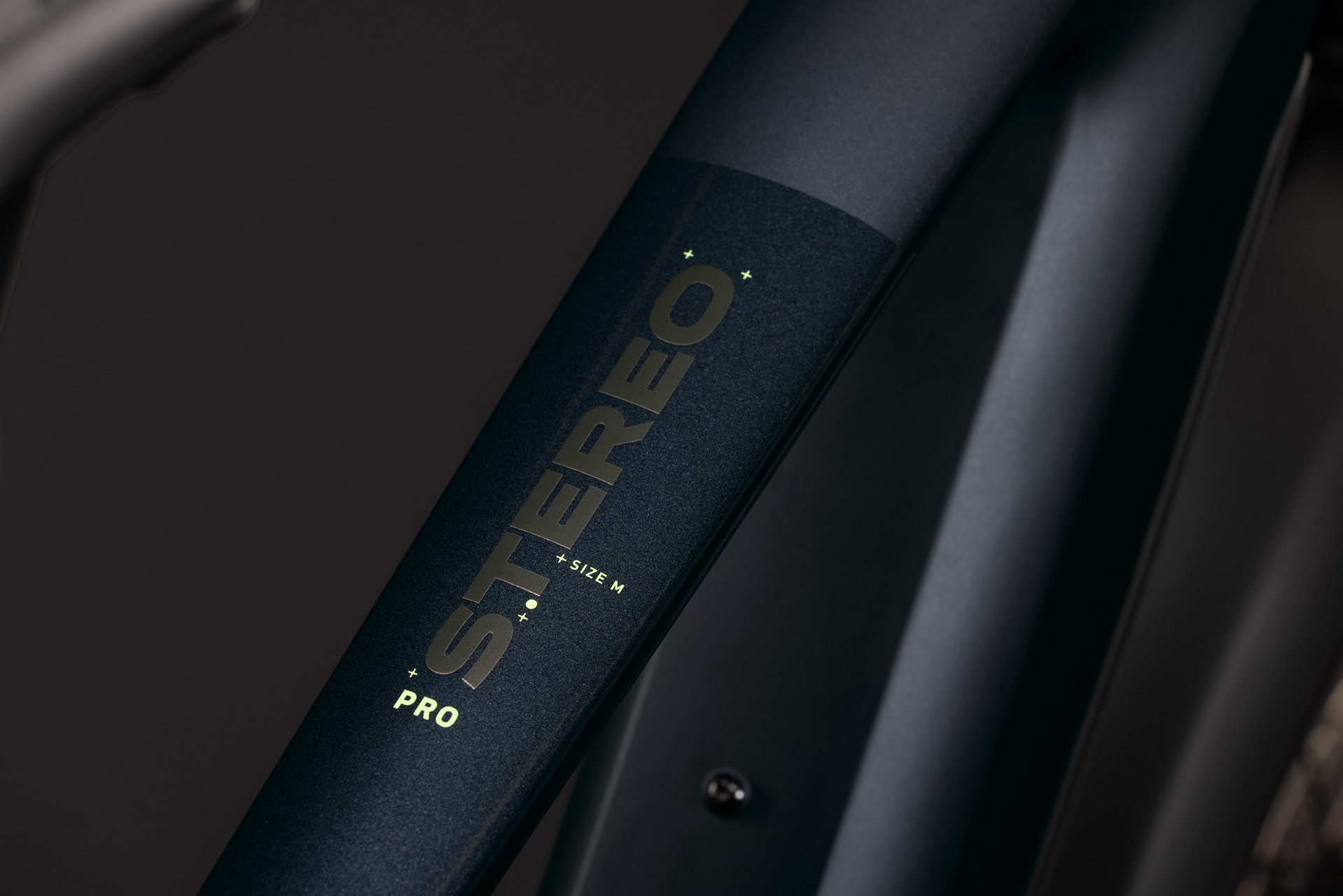 Cube Stereo Hybrid ONE44 Pro 800 FE / coal´n´black
