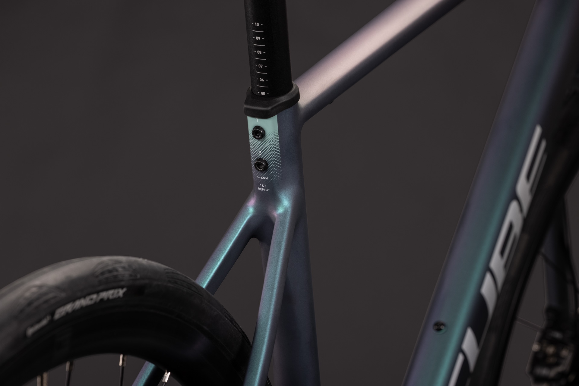 Cube Attain Race / smaragdgrey´n´white