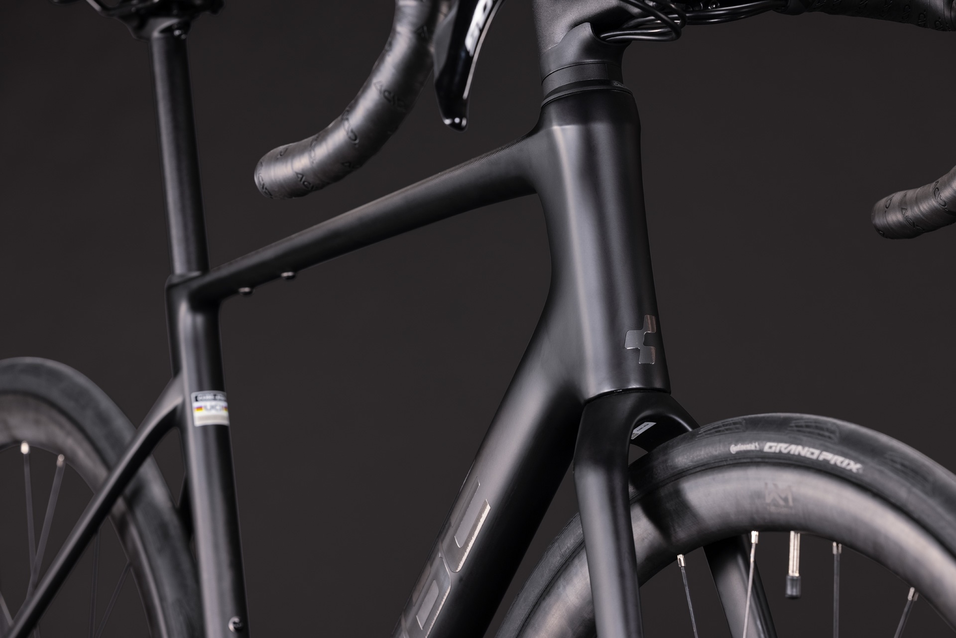 Cube Attain C:62 Race / carbon´n´coalchrome