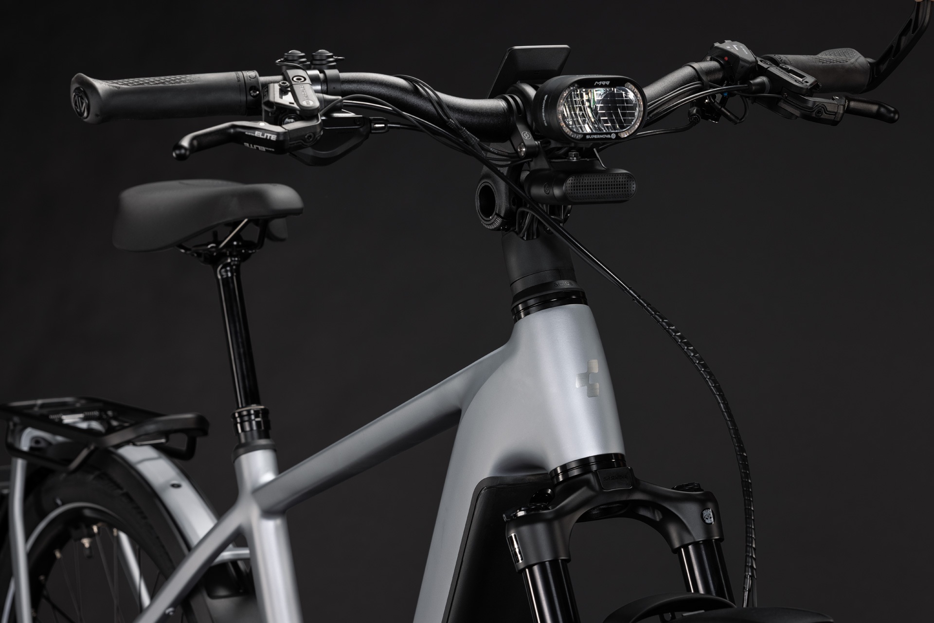 Cube Kathmandu Hybrid 45 800 / slategrey´n´chrome