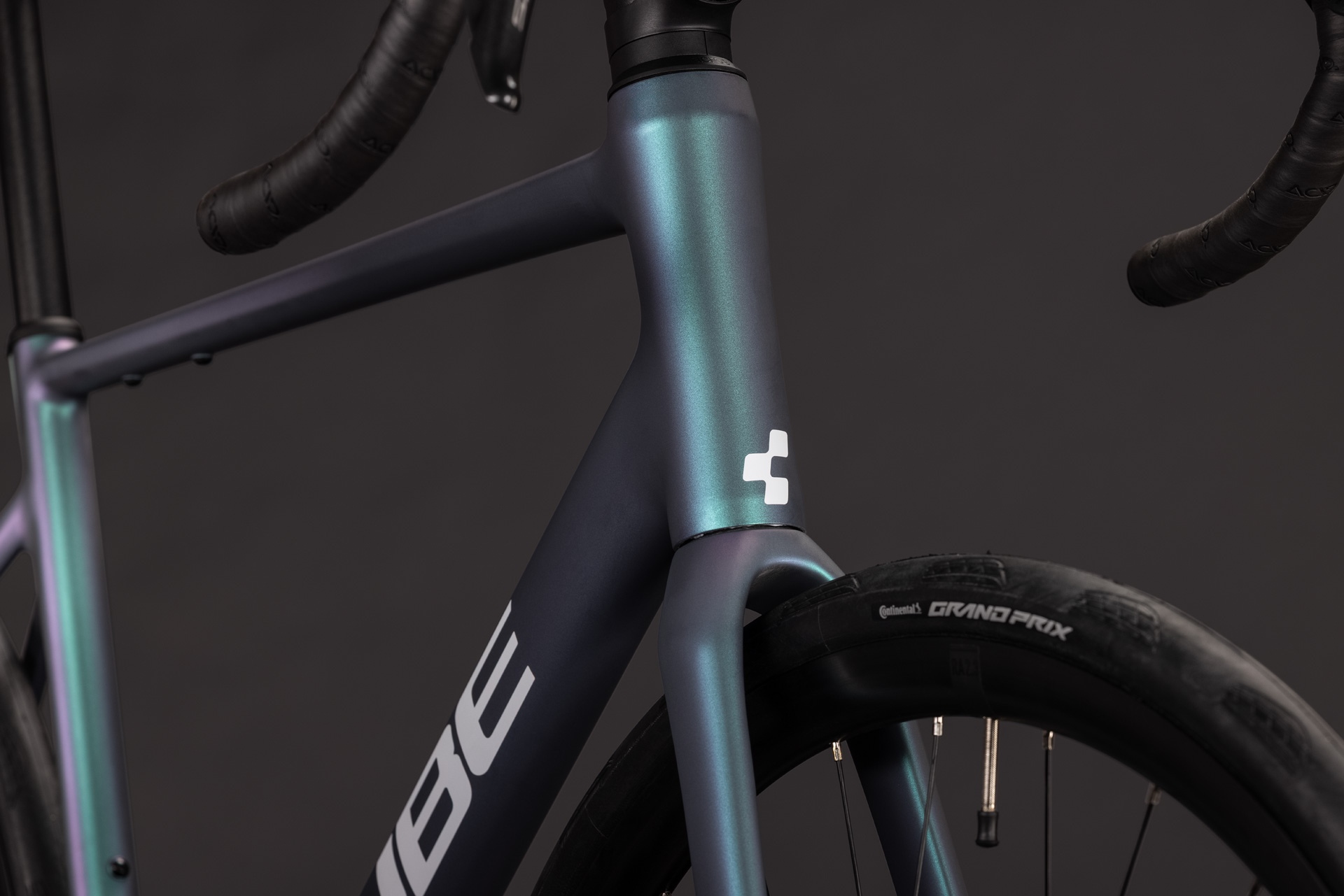 Cube Attain Race / smaragdgrey´n´white