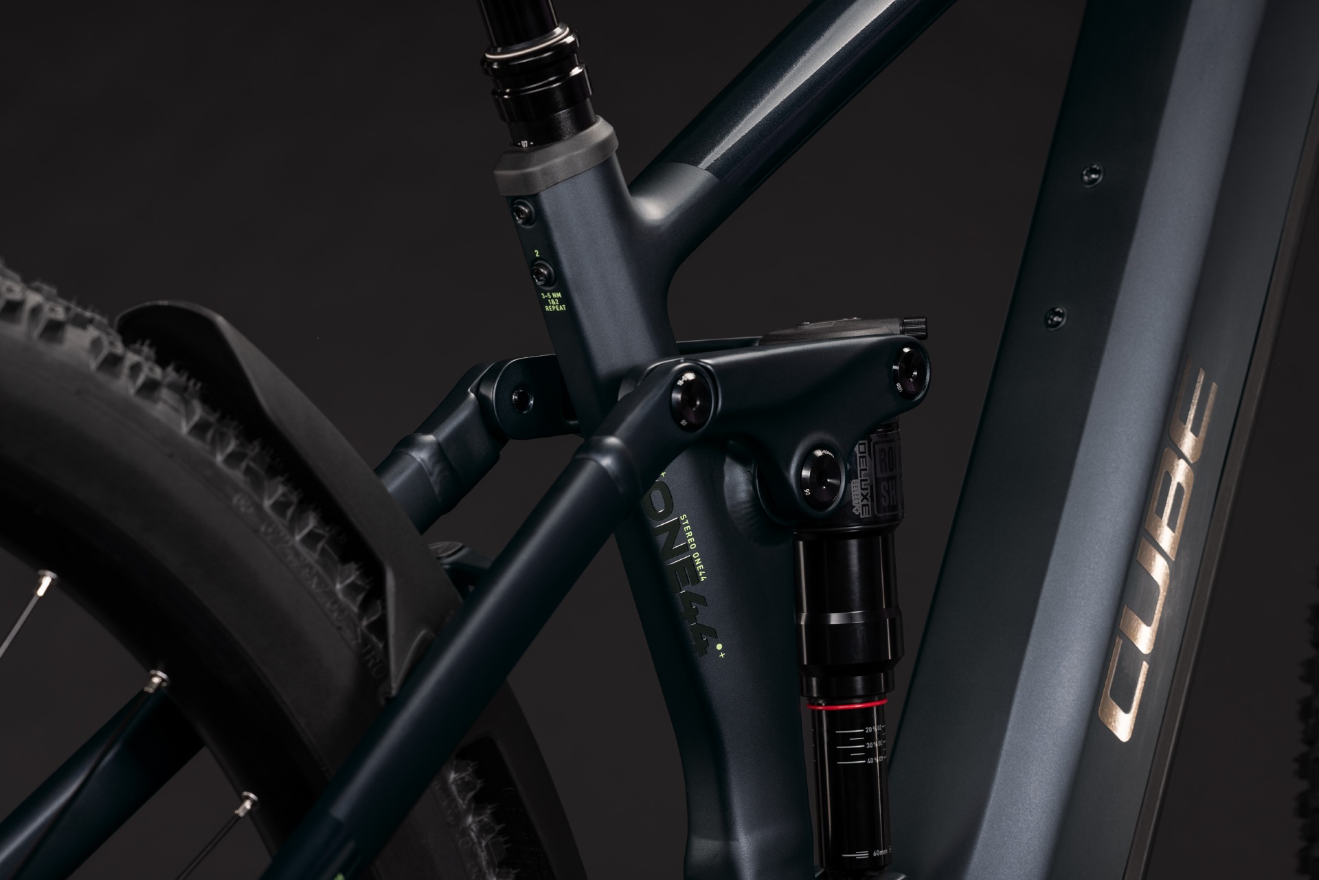 Cube Stereo Hybrid ONE44 Pro 800 / coal´n´black