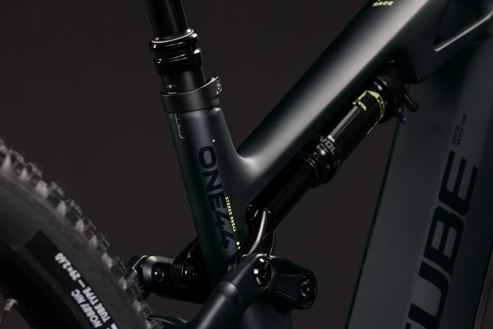 Cube Stereo Hybrid ONE44 HPC Race 800 / coal´n´green