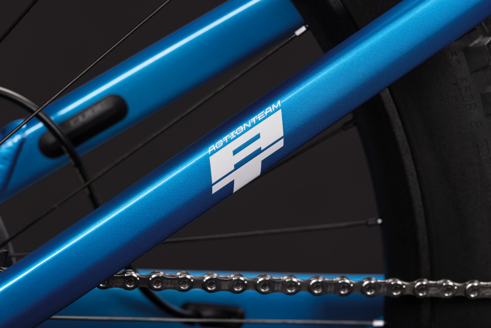 Cube Stereo Hybrid ONE44 HPC AT 800 / actionteam