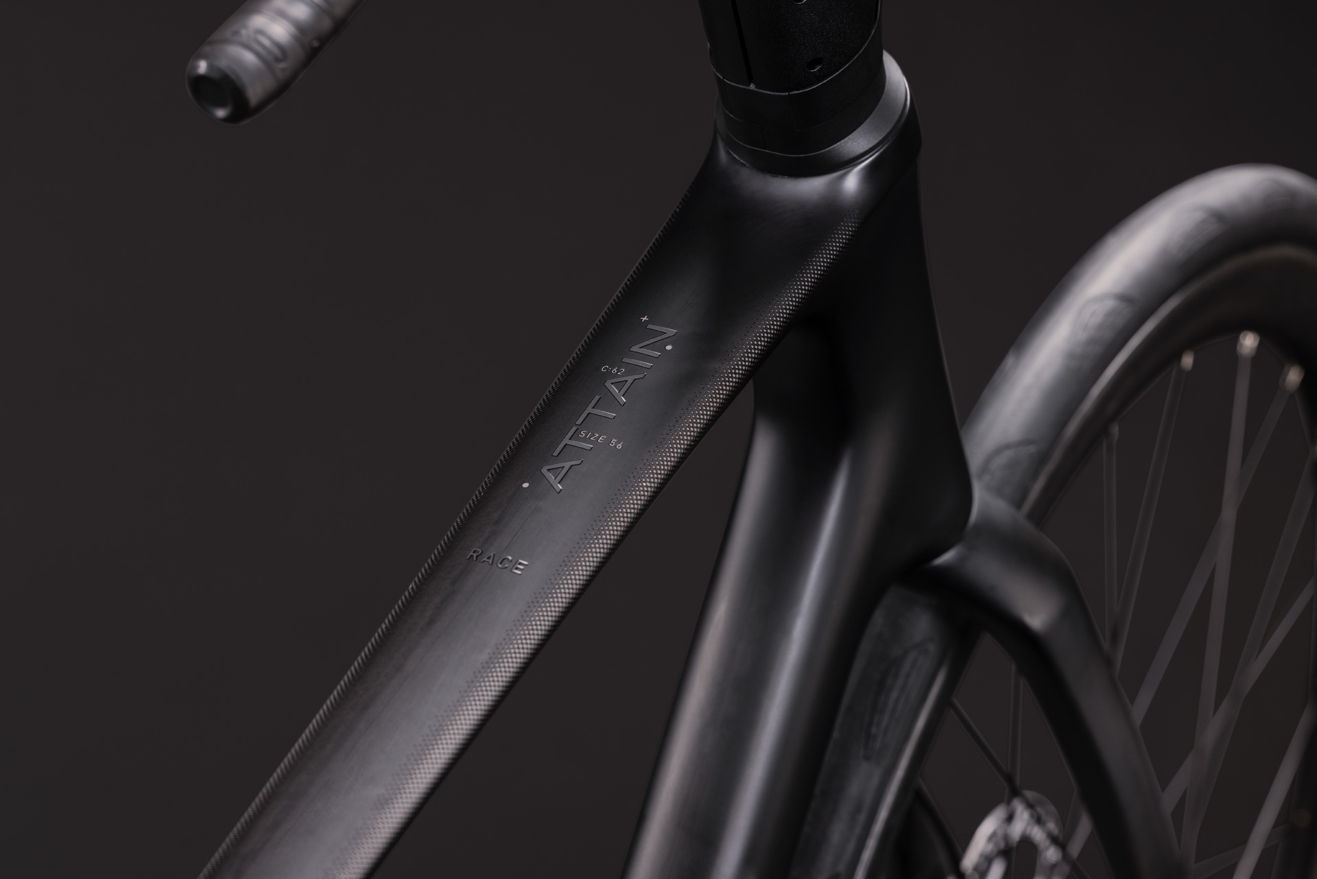 Cube Attain C:62 Race / carbon´n´coalchrome