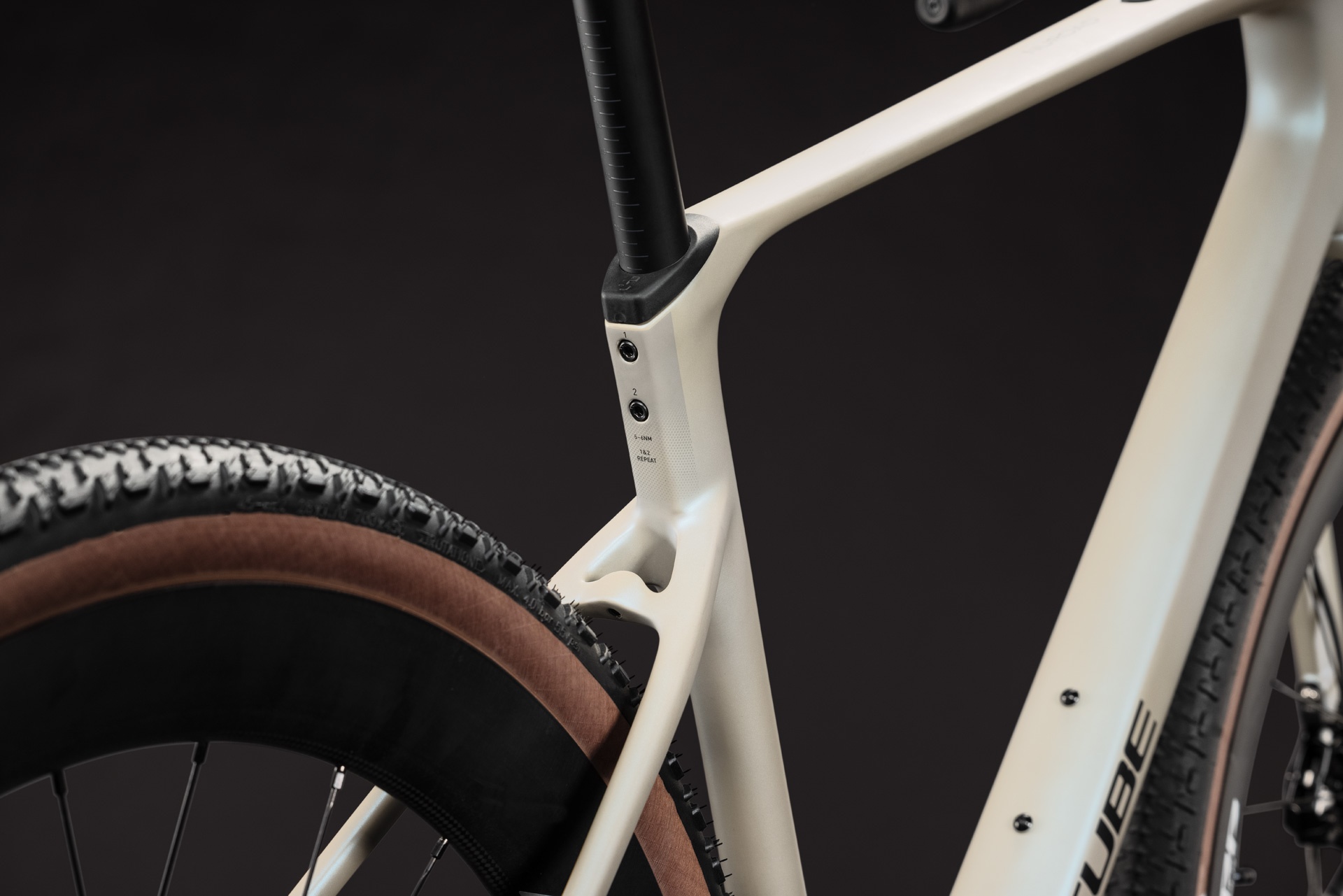 Cube Nuroad C:62 SLX / glintsand´n´black