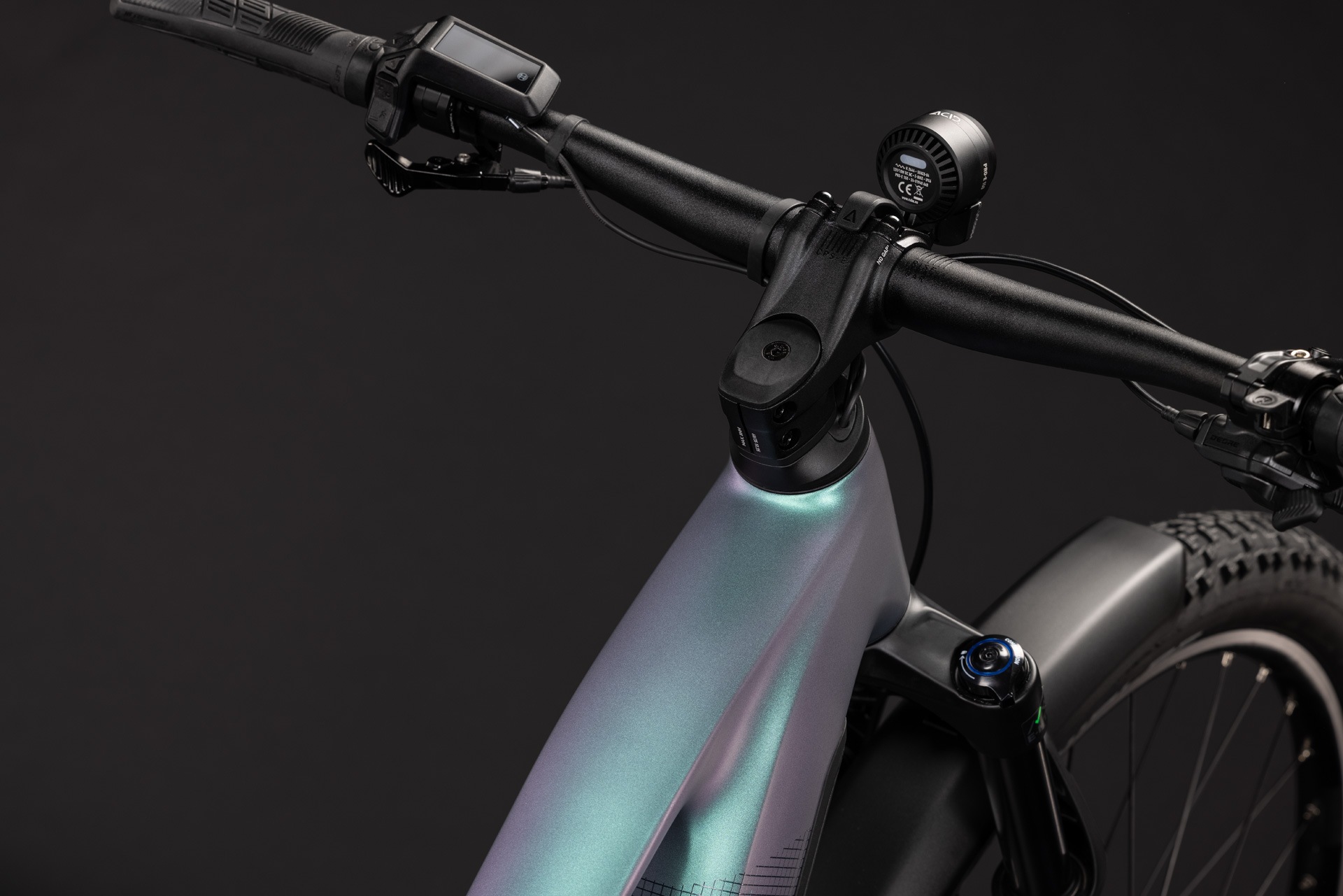 Cube Reaction Hybrid Pro 800 FE / polarlight´n´black
