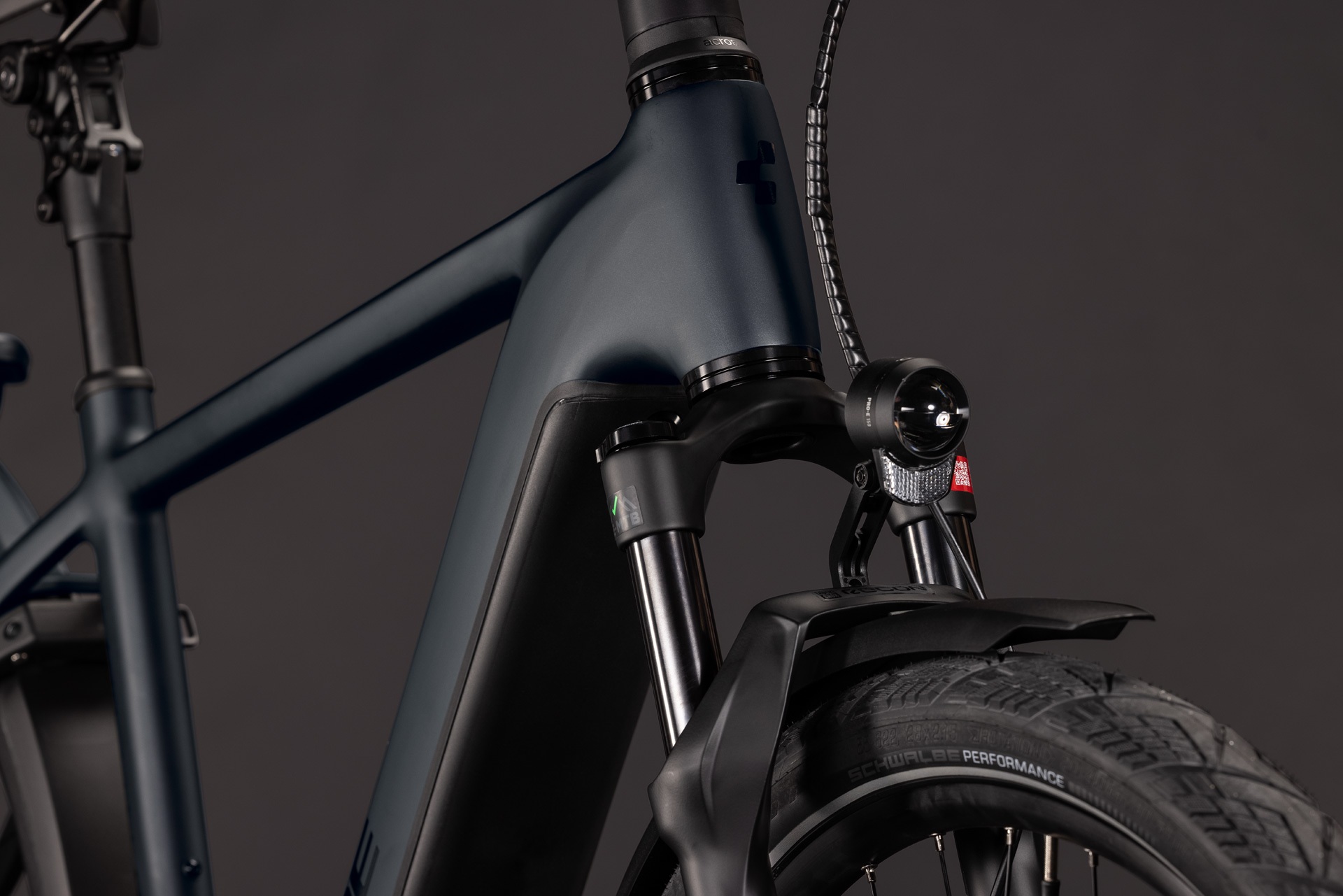 Cube Kathmandu Hybrid Pro 800 / coal´n´black