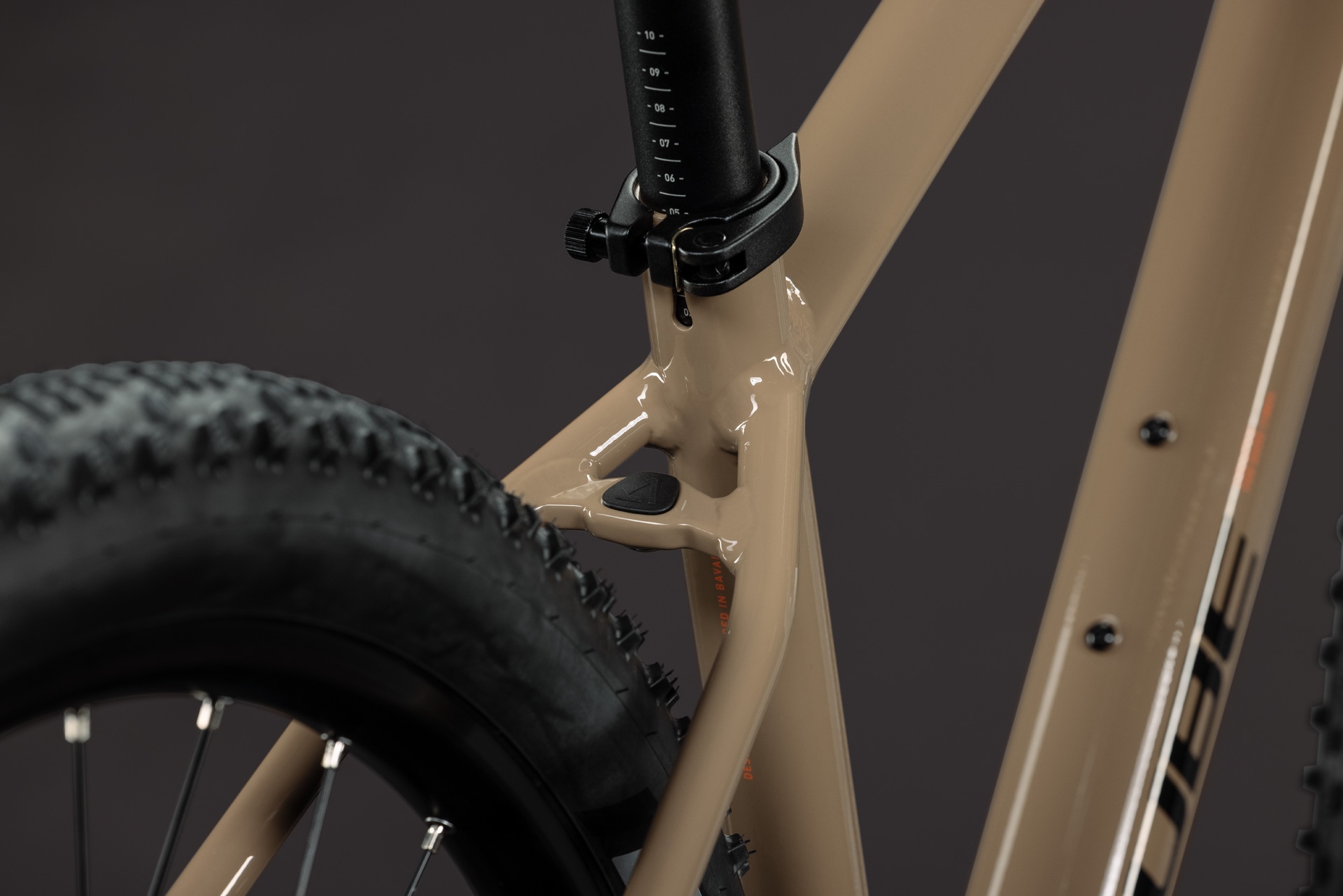 Cube Aim SLT / cappuccino´n´black