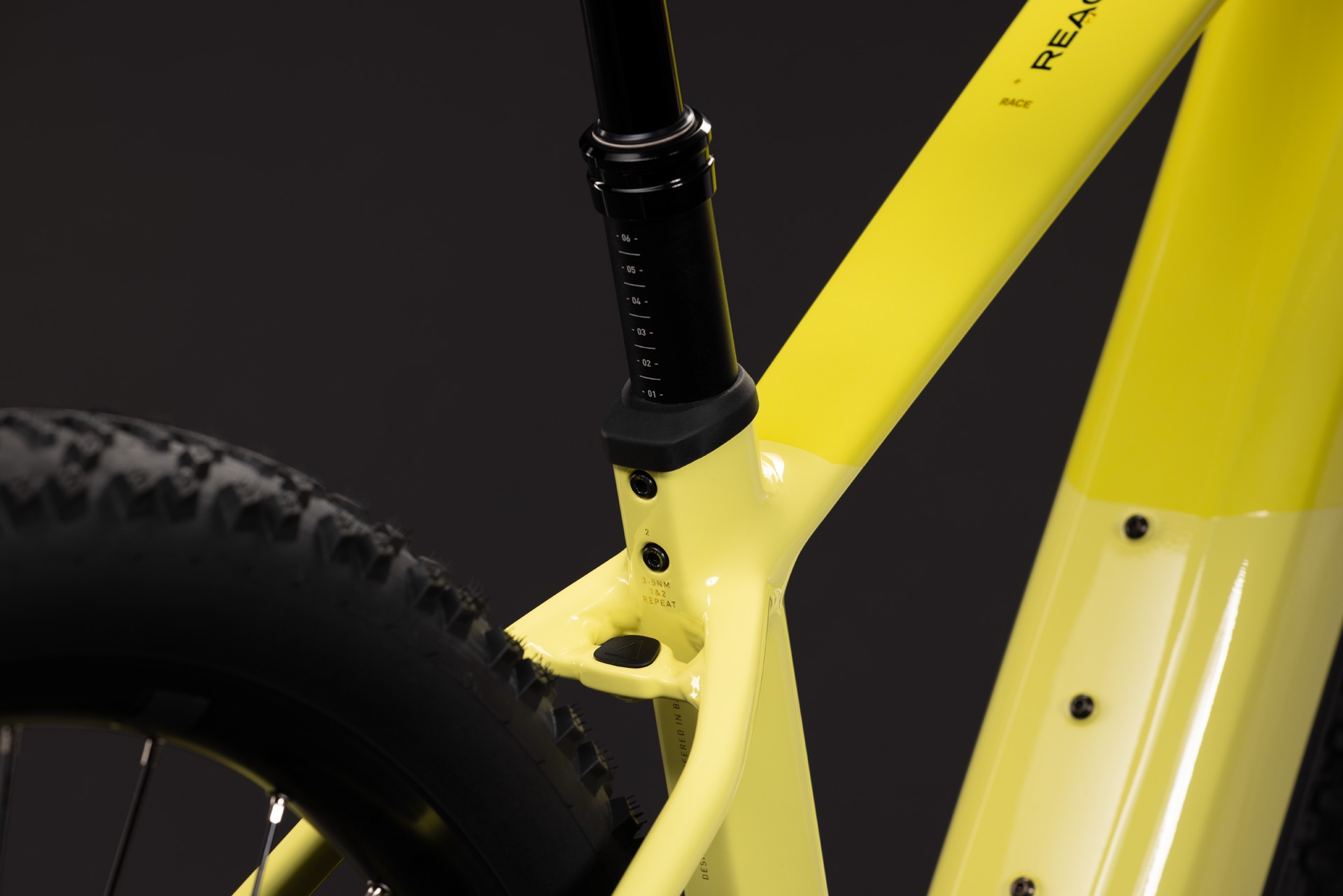 Cube Reaction Hybrid Race 800 / bananasplit´n´black
