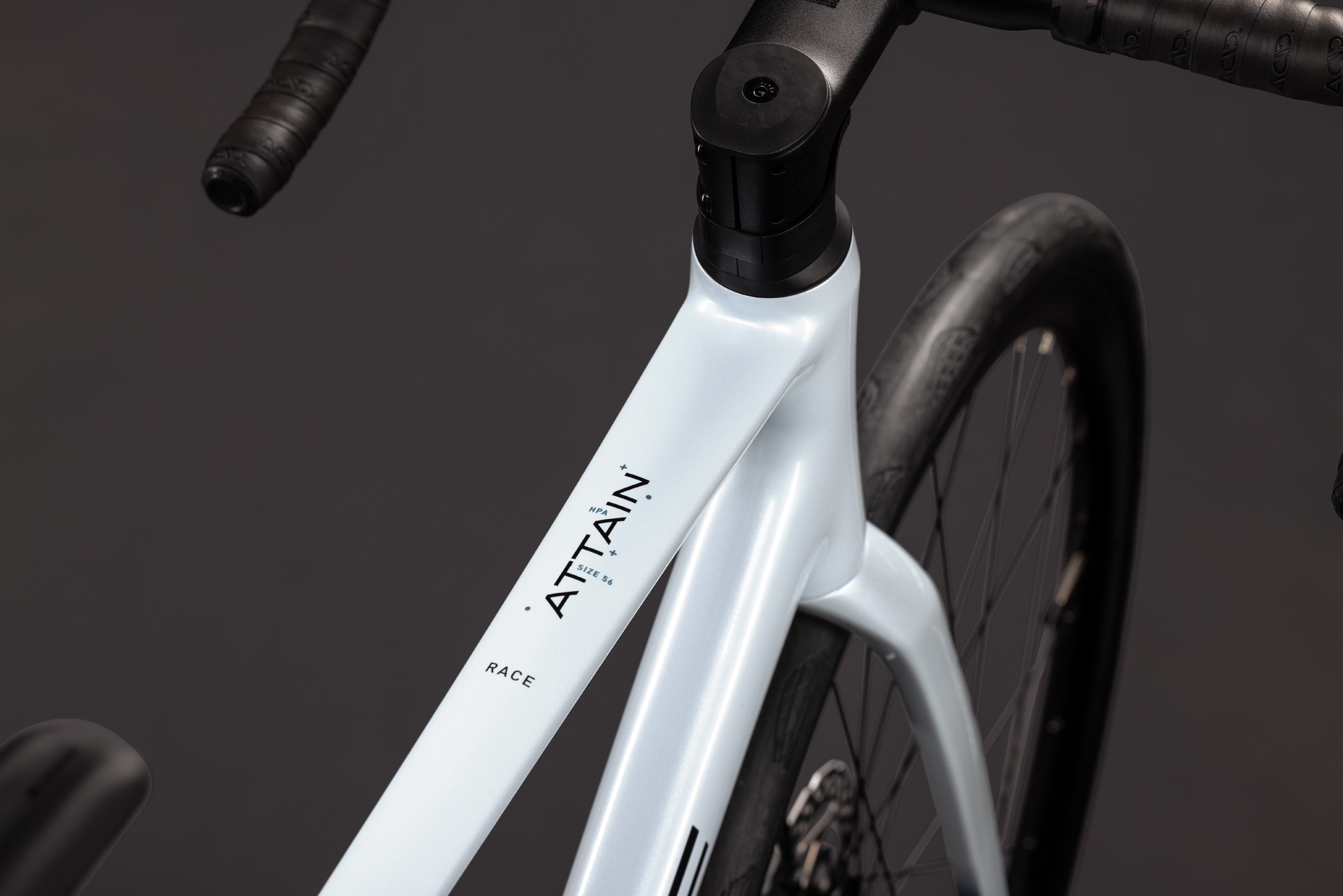 Cube Attain Race / glacier´n´black